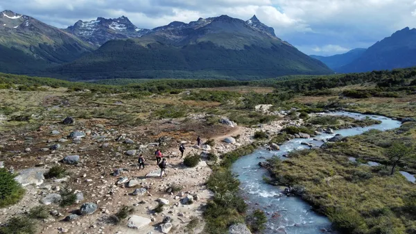 Trekkers on trail to Laguna Esmeralda, aerial view
